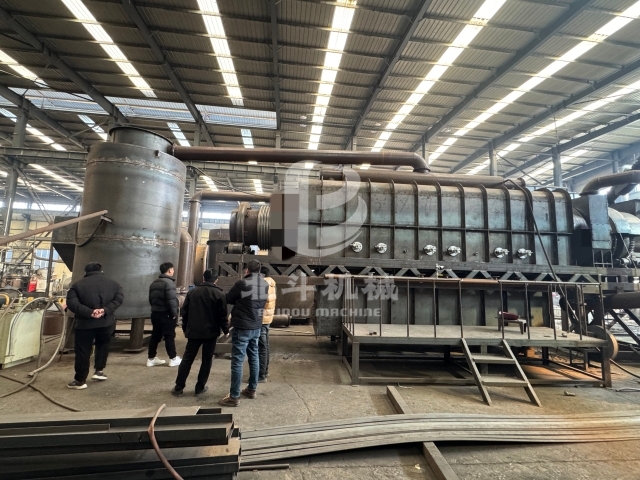 聚焦固廢資源化:新型炭化機(jī)迎來考察團(tuán)